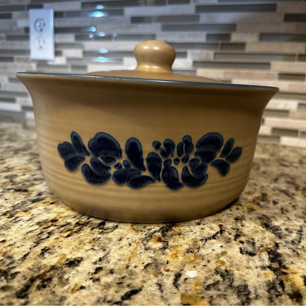 Pfaltzgraff FOLK ARt Covered Casserole Dish 2 Quart 318 Vintage VGC Dinnerware